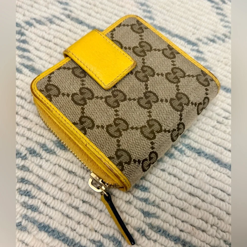 GUCCI GG Monogram Canvas Yellow Leather Bifold Zip Around Wallet Made in Italy